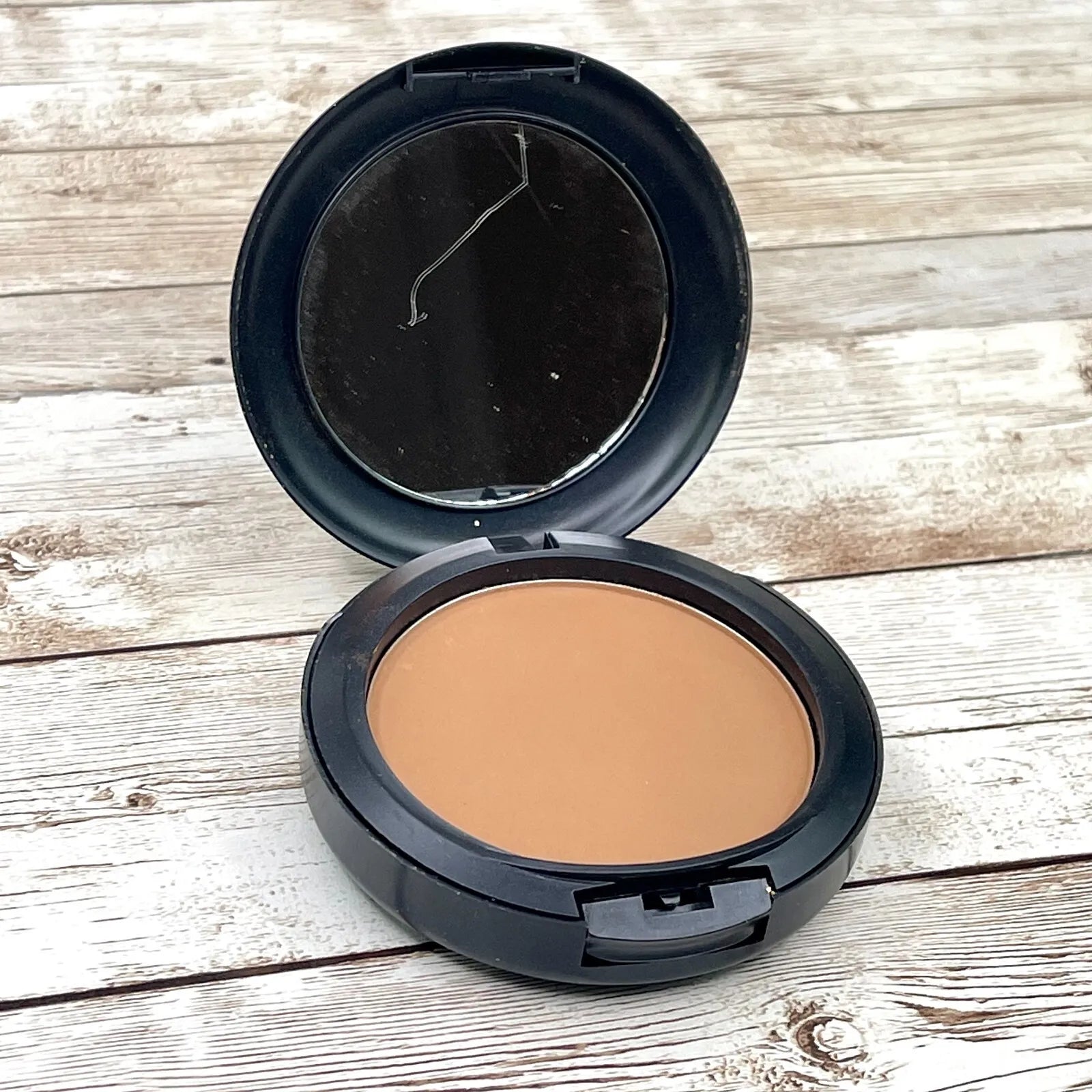 MAC Studio Fix Powder Plus Foundation NC55